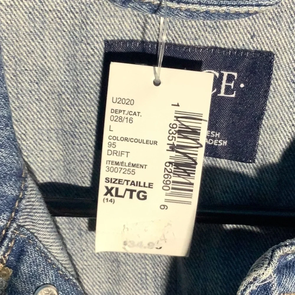 The Children’s Place NEW - Sz XL (14yrs) - light denim jacket w/ pockets